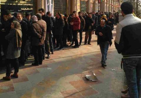 سرمایه گذاران خرد دلار ضرر کردند!