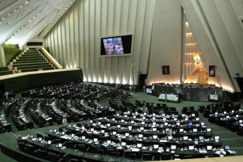 ابهام دامنهدار حقوق نمایندگان مجلس!